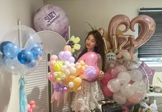 “13º aniversário de debut” Suzy, sua beleza continua a mesma