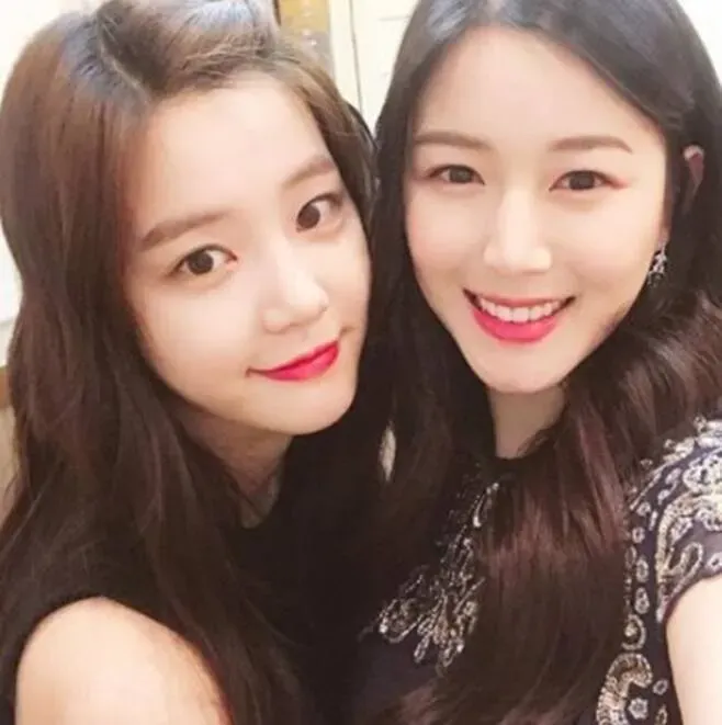 Lee Yoo-bi Lee Da-in