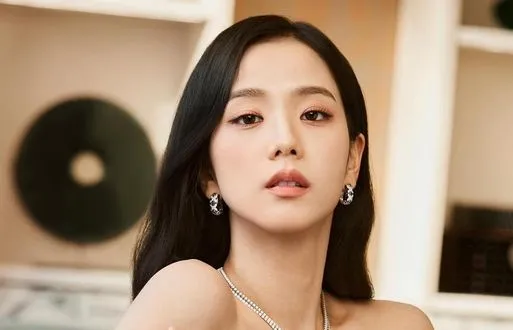 Il video della performance di danza delle BLACKPINK Jisoo raggiunge il traguardo dei 100 milioni di visualizzazioni 