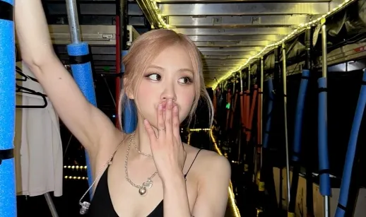 BLACKPINK Rosé exibe figura corporal irreal em cortes de bastidores em show em Melbourne