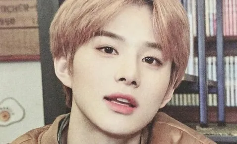 Los internautas coreanos comentan sobre la sospecha de cirugía plástica de NCT Jungwoo