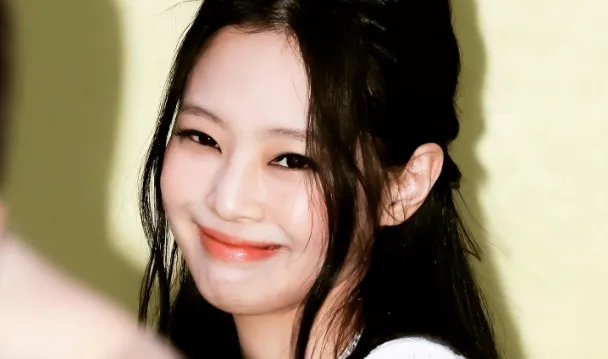 K-Netizens erinnern sich an den Tag, an dem sie BLACKPINK Jennies Schönheit am unvergesslichsten fand 