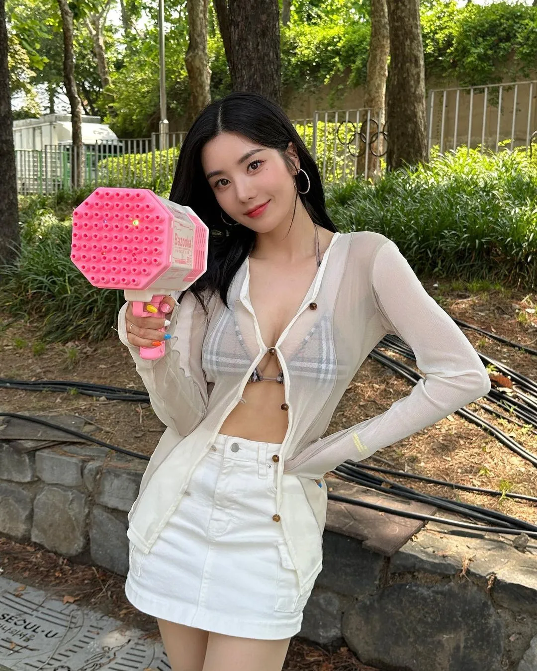 Kwon Eunbi gagne un nouveau surnom et une popularité continue après le "Waterbomb Festival"