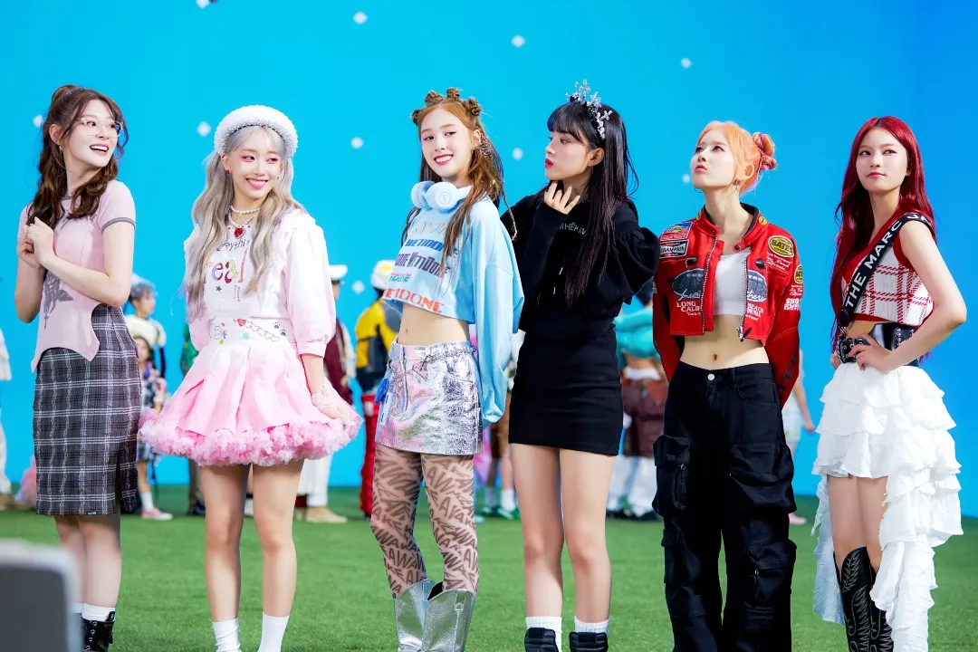 STAYC 'Bubble' MV: 'TEENFRESH' Idols Tug SWITHs in Fizzy Fun Music Video!