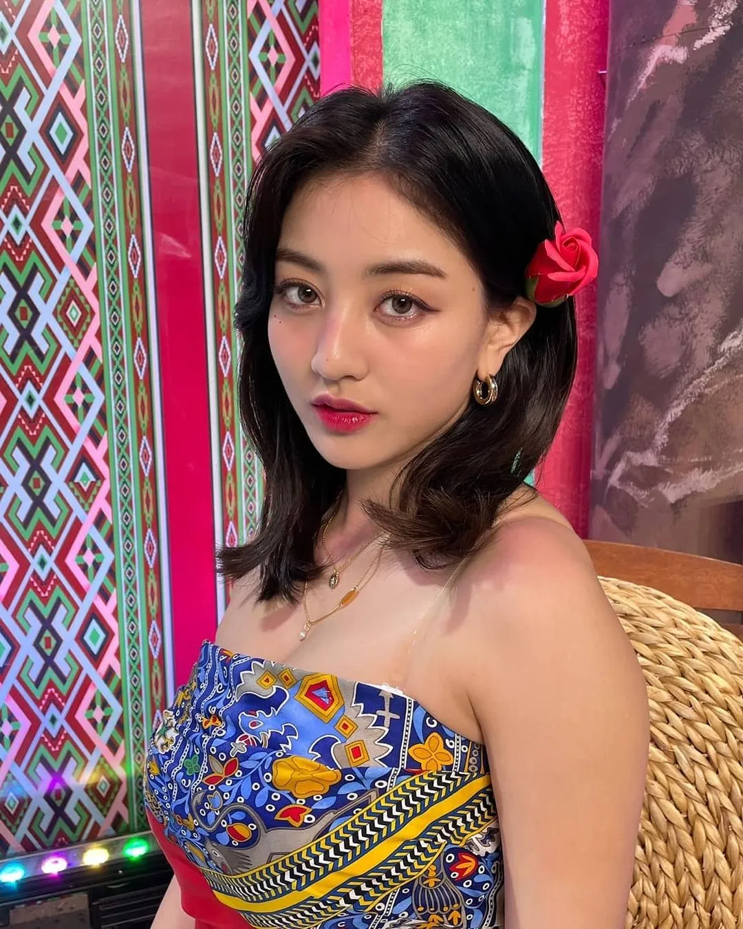 DUE VOLTE Jihyo