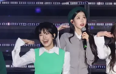 Kontrastowe reakcje IVE Jang Wonyoung i Ahn Yujin na fajerwerki na scenie