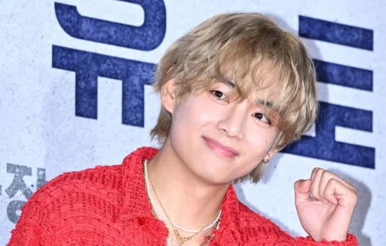 BTS V 驚喜亮相好友樸孝信粉絲見面會