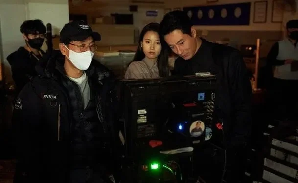 “Moving” svela i retroscena delle immagini di Han Hyo Joo, Jo In Sung e Ryu Sung Ryong che girano scene d’azione