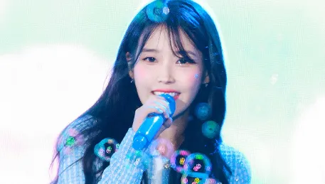 IU、デビュー15周年記念3億ウォン寄付