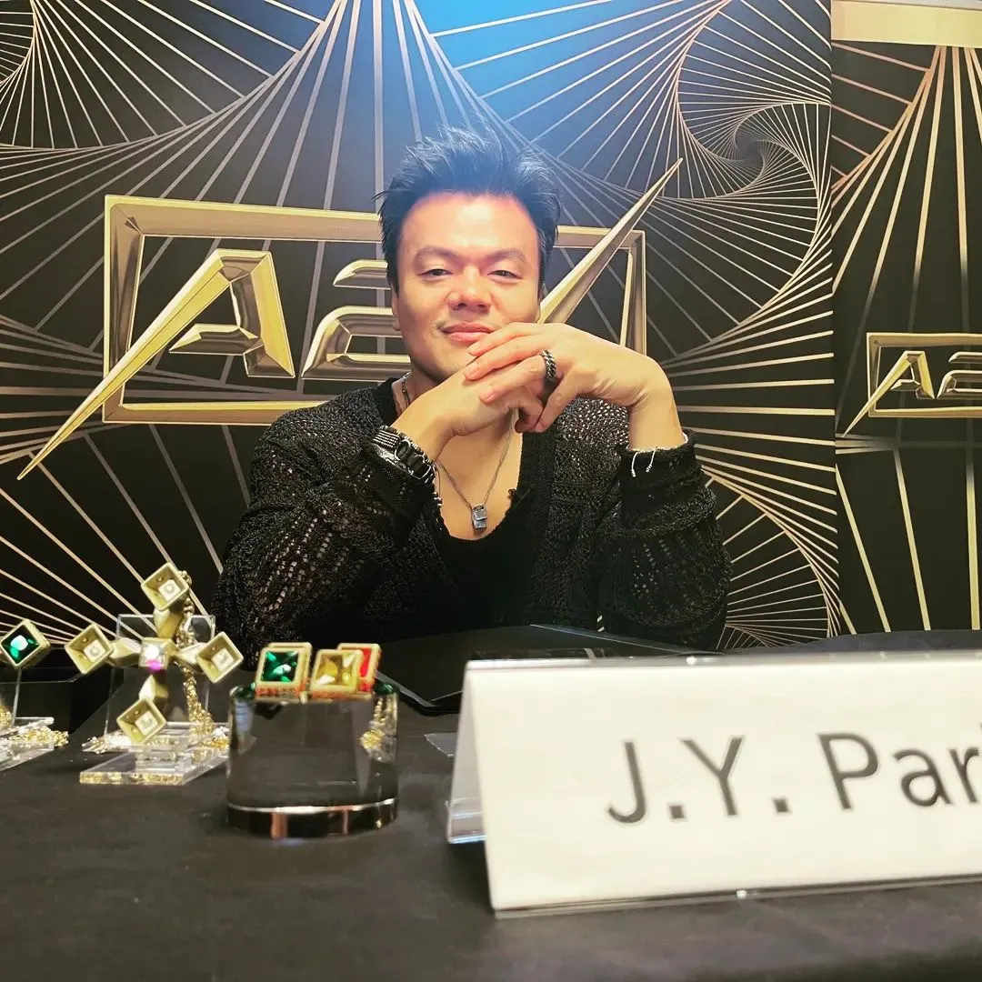 J.Y. Park、新プロジェクトのお知らせ?