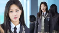 Jo Bo Ah trägt ihren Schuluniform-Look und präsentiert selbst in ihren 30ern das „First Love“-Visual