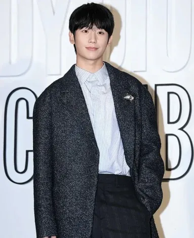 Jung Hae in Dior