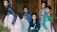 NewJeans メンバーの伝統的な韓服衣装に魅了されるバニーたちを驚愕—必見