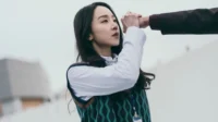 신혜선은 신작 액션 영화 ‘용감한 시민’에서 악덕 학생 이준영을 쫓는 복서 출신 교사로 변신했다.