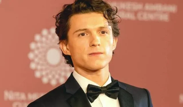 Gwiazda „Spider-Mana” Tom Holland ujawnia słabość „elastyczności”: „Nie mogę nawet dotknąć palców u nóg”