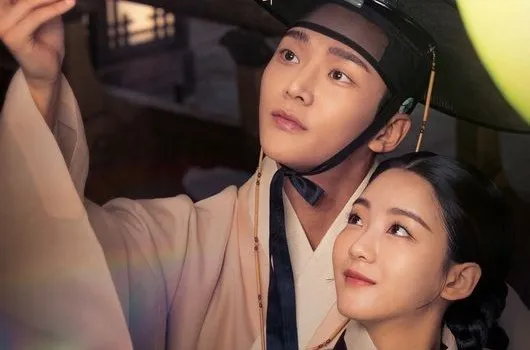 « The Matchmakers » de Rowoon et Cho Yi-hyun dévoile « l’affiche principale » de la version romantique