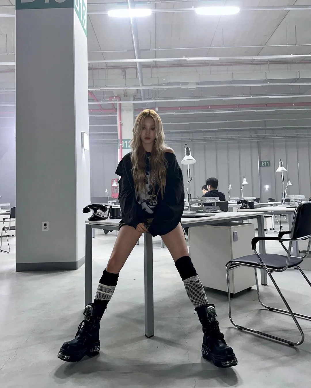 (G)I-DLE Yuqi Fashion: gli outfit monocromatici di Idol che possono farti dire "Lo voglio"