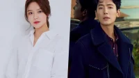 Jung Kyung-ho & Choi Soo-young und Kim Woo-bin & Shin Min-ah, langjährige Promi-Paare, die sowohl Arbeit als auch Liebe finden