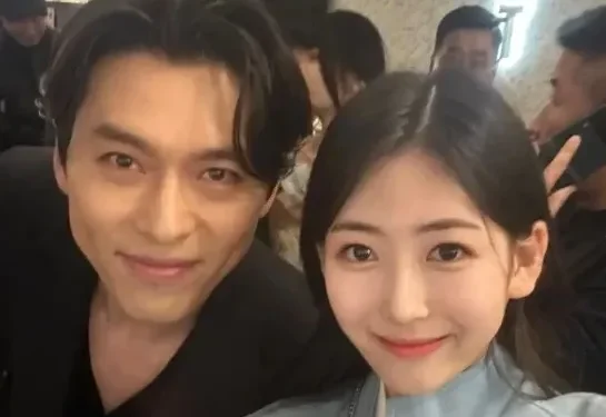 La localisation de Hyun Bin révélée grâce à une photo prise avec l’actrice Park Min-ha