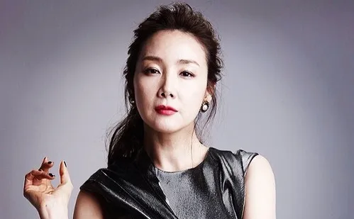 Choi Ji-woo « Le look de ma fille ? Elle a un long chemin à parcourir si elle veut me suivre.