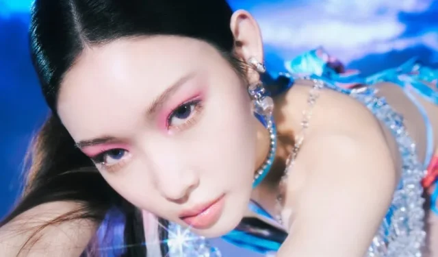 I K-netizen reagiscono all’ex agenzia di Chungha che le è stato tolto anche il nome da fandom