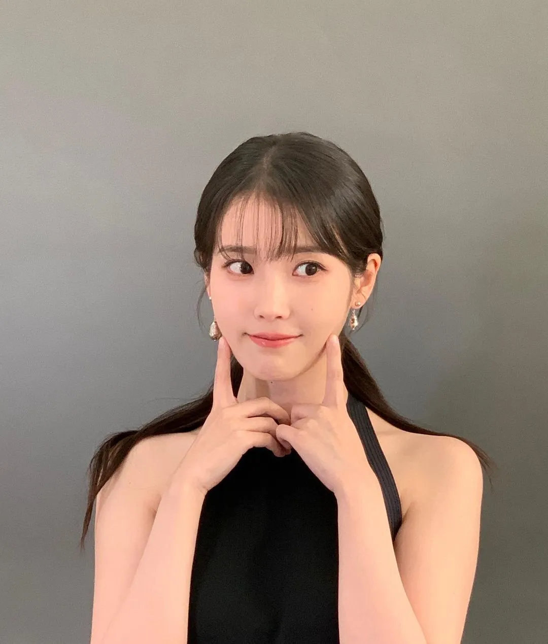 IU