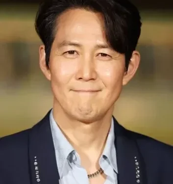 Lee Jung-jae doa 50 milhões de won para membros seniores da indústria cinematográfica