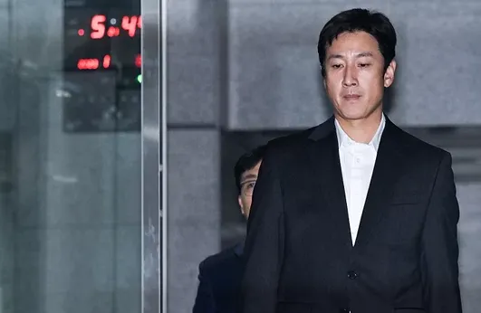 Dispatch presuntos textos manipulados proporcionados por K+ piden precaución a la policía en el caso de Lee Sun-kyun