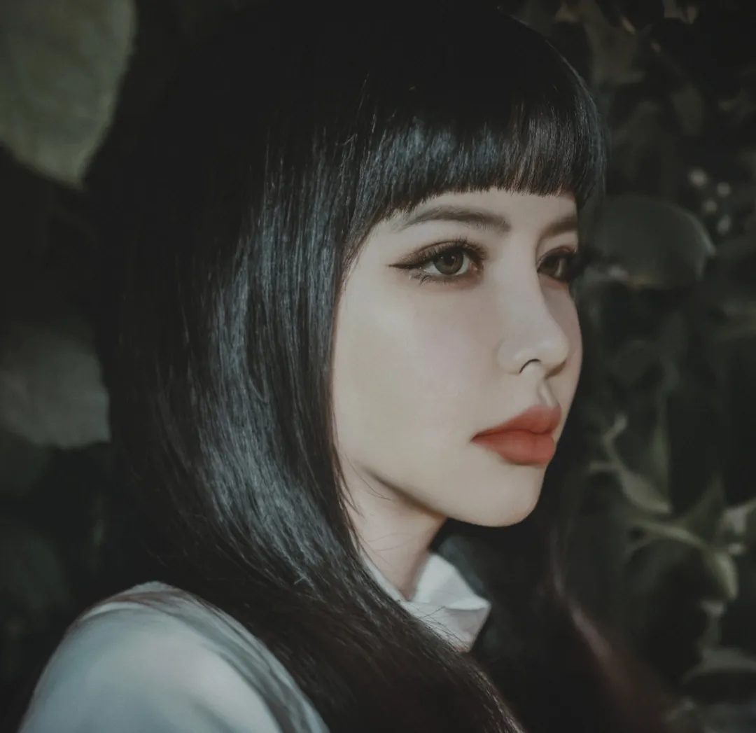 Park Bom choque avec une perte de poids drastique sur CETTE photo : "Sa carte faciale ne diminue jamais"