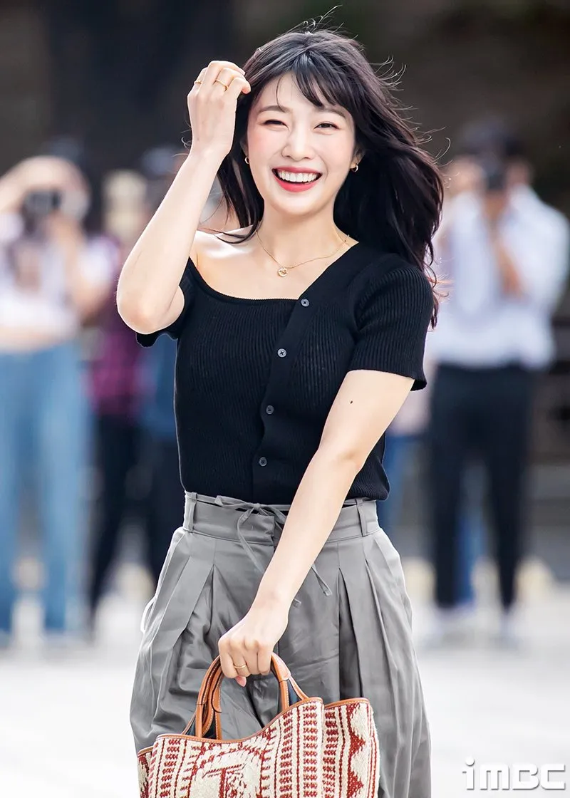 La foto de Red Velvet Joy se convierte en tema candente por ESTA espeluznante razón