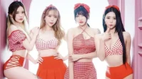 Polémico grupo femenino de K-pop genera indignación con actuaciones sensuales para estudiantes de secundaria