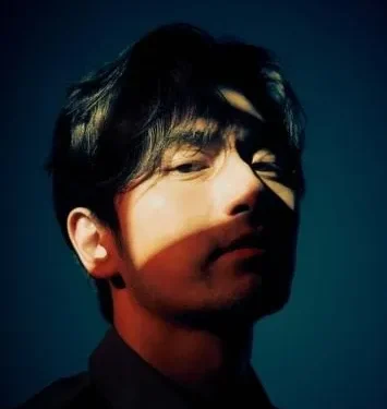 Lee Jin-wook, 43 anni: “Con l’avanzare dell’età, gli angoli degli occhi si abbassano, ho usato nastro adesivo trasparente per recitare in ‘Sweet Home 2′”