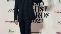 Lee Jun-ho gana el Premio de Popularidad AAA “Dedico este honor a todos los fans”