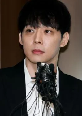 Se informa que Park Yoo-chun rompió con su rica novia tailandesa