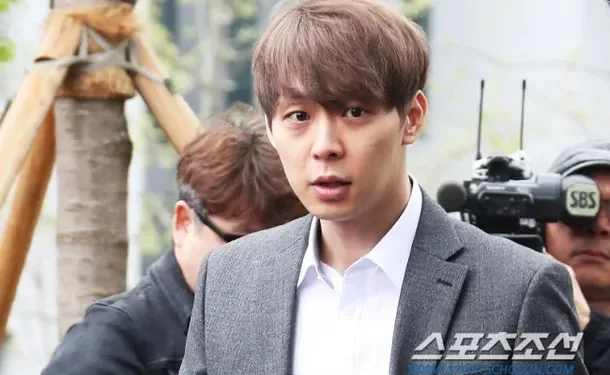 Park Yoo-chun et Park Jun-gyu étaient des défaillants fiscaux. « Noms divulgués par le Service national des impôts »