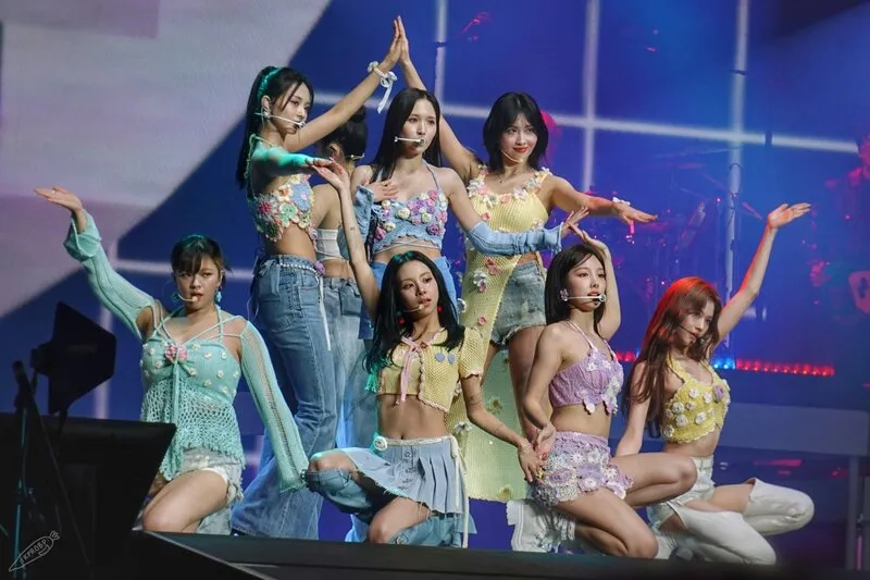 Le TWICE diventano l'unico gruppo femminile K-pop a fare QUESTO dopo TVXQ, dimostrando influenza in Giappone