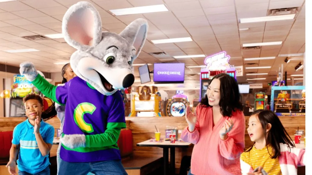 Chuck E Fromage