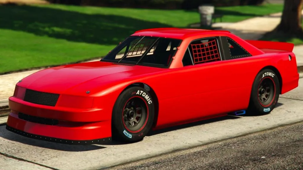 Red Declasse Hotring Saber estacionado em GTA Online