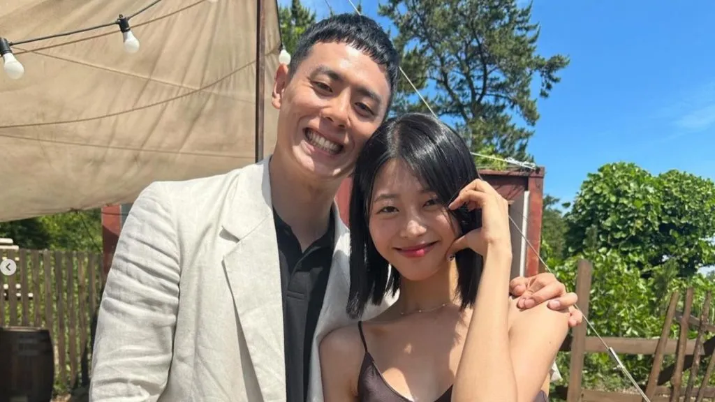 Gwan-hee y Hye-seon después del final de la tercera temporada de Single's Inferno.