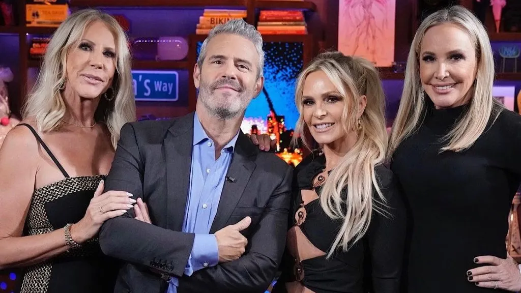 Vicki Gunvalson, Andy Cohen, Tamra Judge e Shannon Beador.