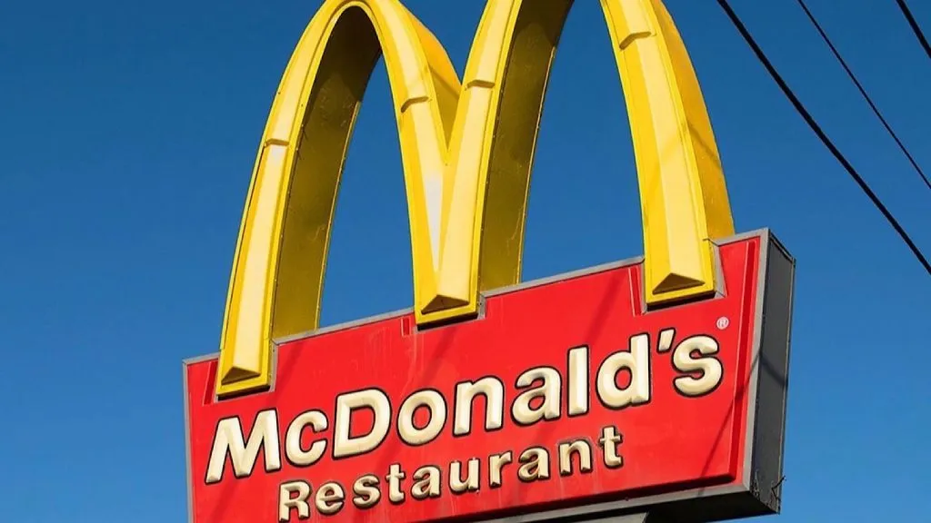 mamá prepara 80 mcnuggets para su hijo