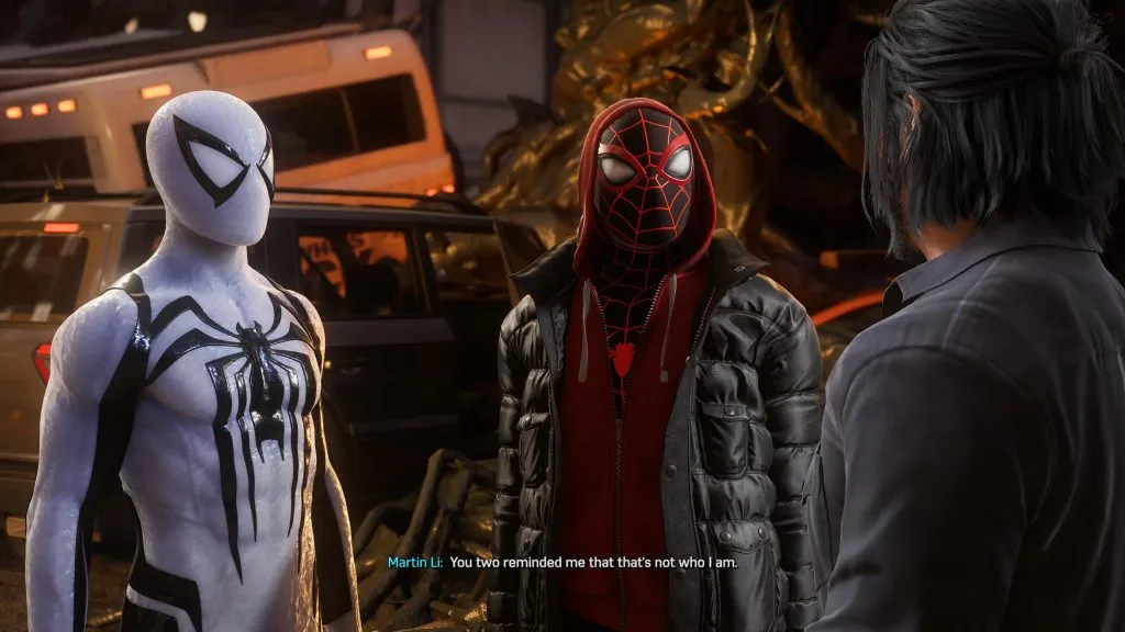 Peter y Miles hablan con Martin Li de Marvel's Spider-Man 2