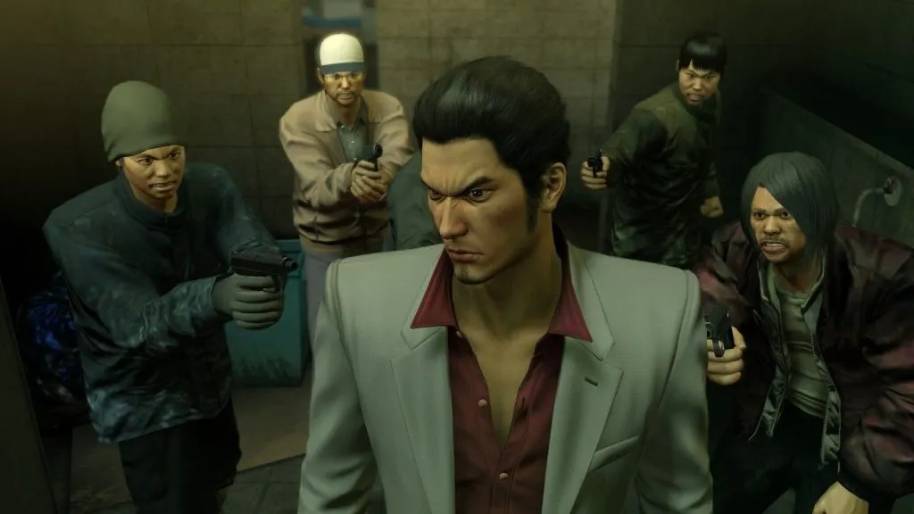 Kiryu rodeado de matones en Yakuza Kiwami