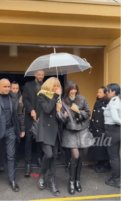 BLACKPINK Lisa i Brigitte Macron