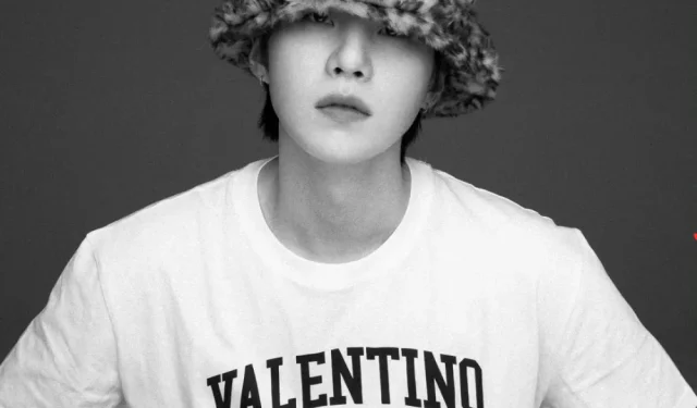 [FOTOS] Sessão fotográfica de Valentino do BTS Suga provoca caos online