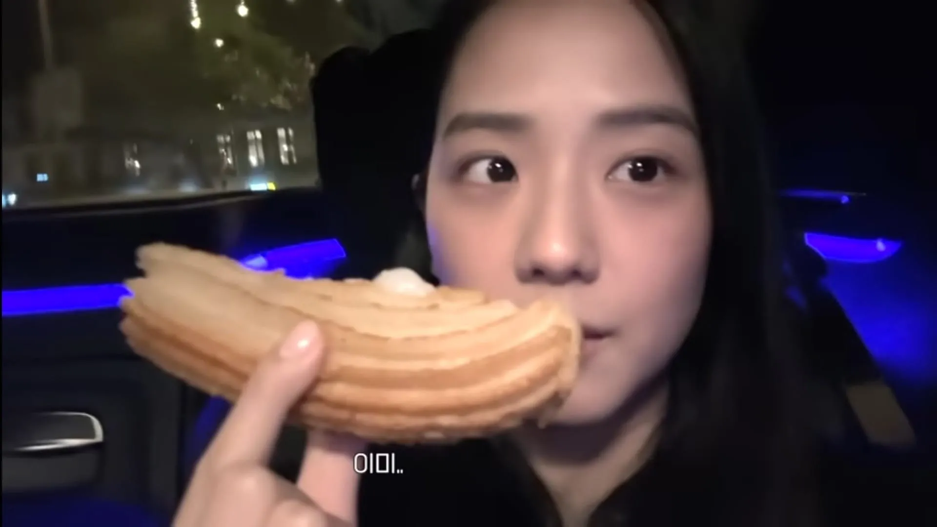 czarnoróżowa Jisoo