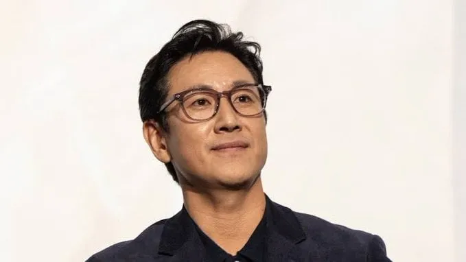 Lee Sun Kyun miniatura