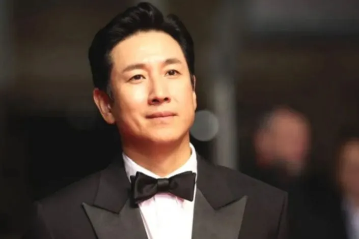 Lee Sun Kyun Miniaturansicht-