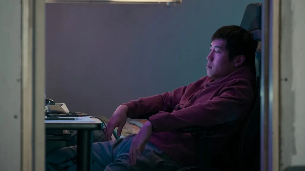 El joven Mazino como Paul Cho en Netflix Beef