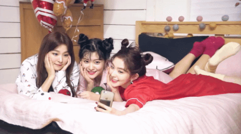 ReVeluvs saboreia 10 anos de ‘felicidade’ ao relembrar as fotos de estreia do Red Velvet